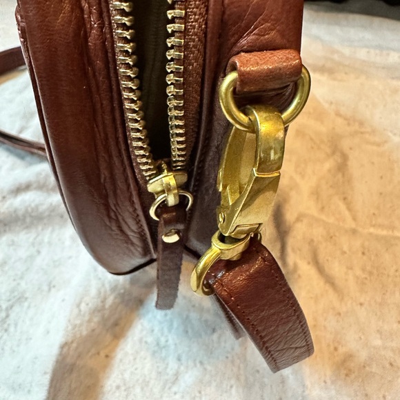 Brown leather round handbag, ladies 9 inch diameter - Picture 5 of 9